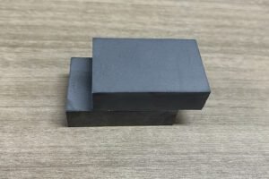 Pressureless sintered silicon carbide blocks